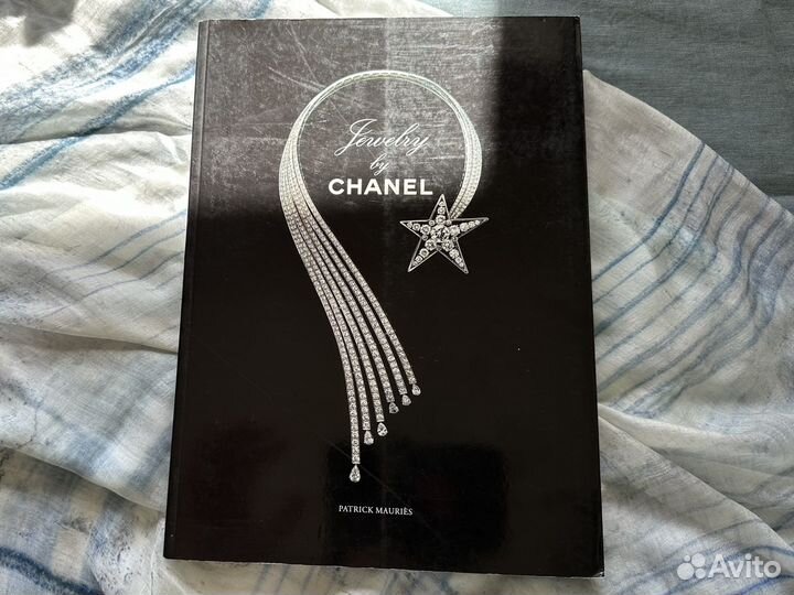 Книга: Jewelry by Chanel