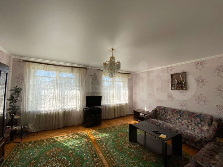 Дом 293,3 м² на участке 21 сот.