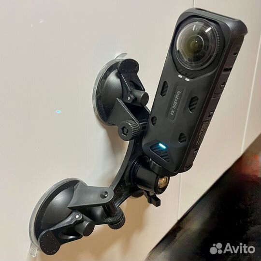 Камера Insta360 X4