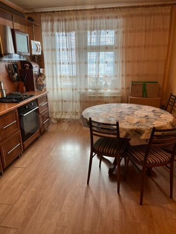 2-к. квартира, 72 м², 5/10 эт.