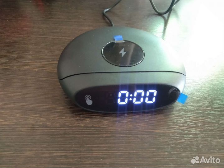 Часы с беспроводной зарядкой