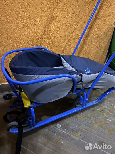 Детские санки на больших колесах