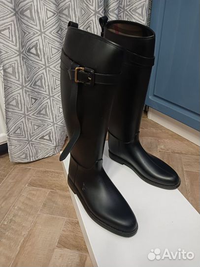 Резиновые сапоги