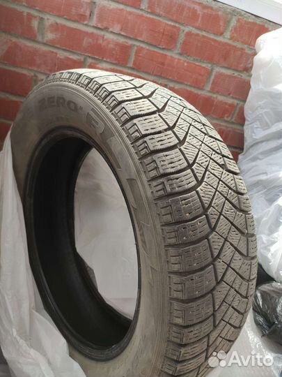 Pirelli Ice Zero FR SUV 225/60 R18