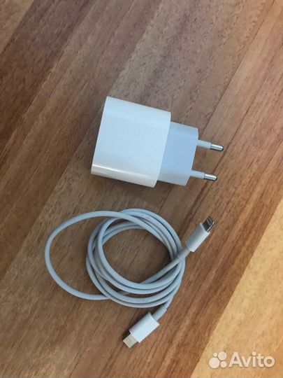 Зарядное устройство на iPhone