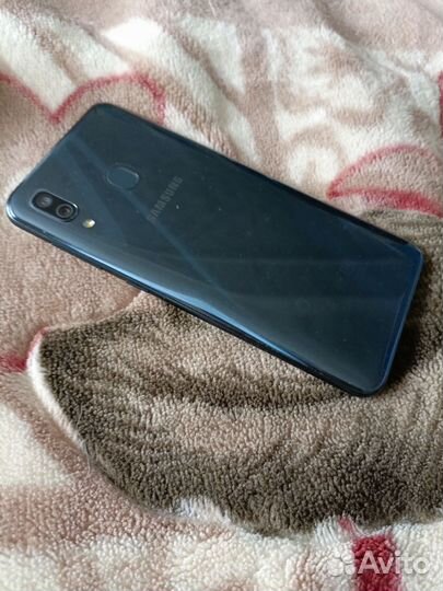 Samsung Galaxy A30, 3/32 ГБ