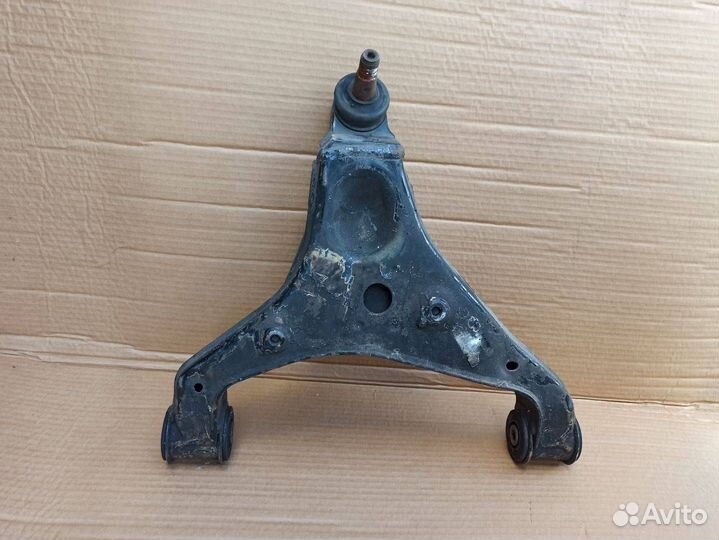 Рычаг передний правый верхний Mercedes-Benz