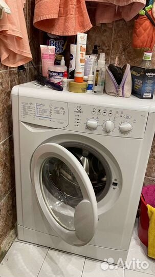 Стиральная машинка Indesit на запчасти