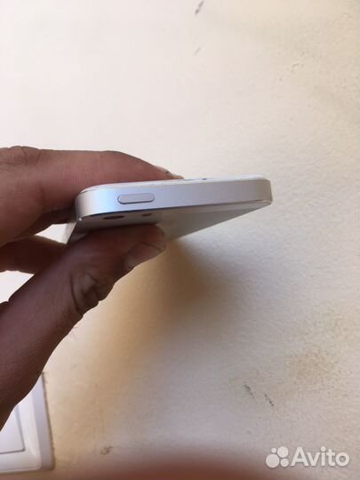 iPhone 5S, 16 ГБ