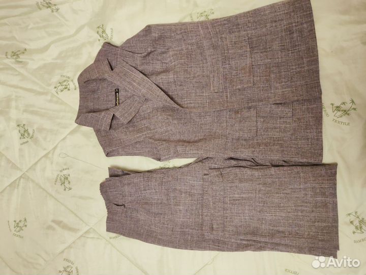 Много женской одежды