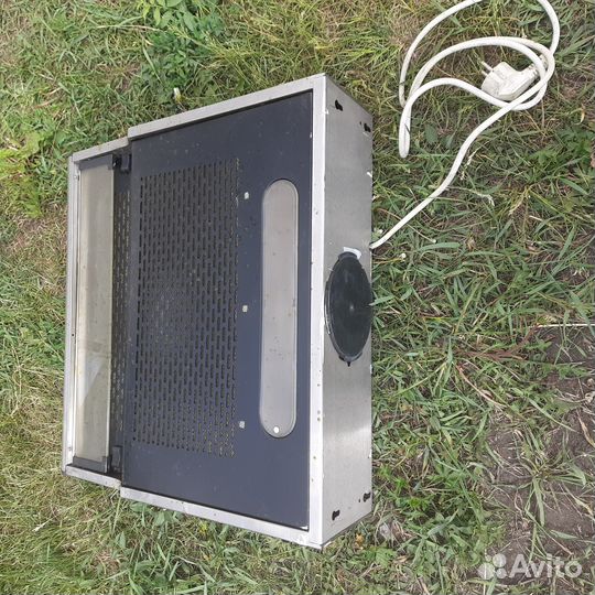 Вытяжка подвесная трехскоростная