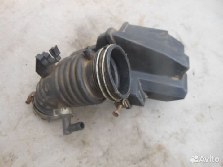 Корпус воздуш. фильтра с гофрой Nissan Sunny B15