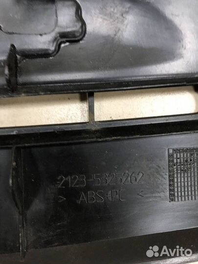 Накладка торпеды Chevrolet Niva