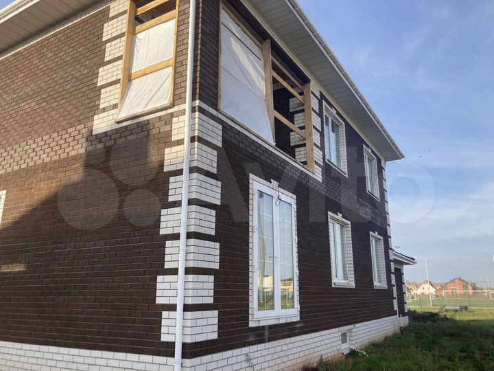 Дом 423 м² на участке 10 сот.