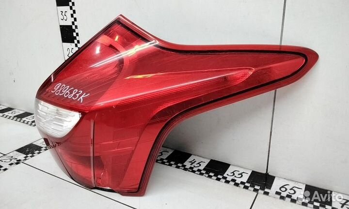 Фонарь правый Ford Focus 3 Hatchback