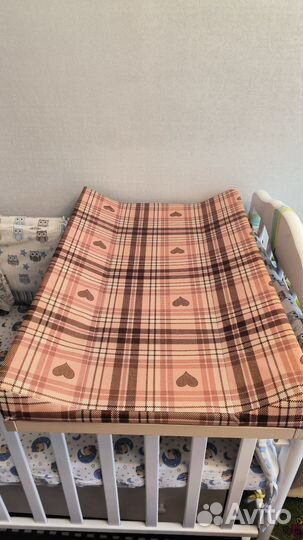 Пеленальная доска на кроватку