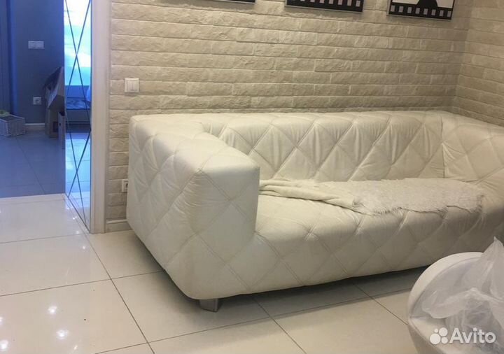 Кожаный диван