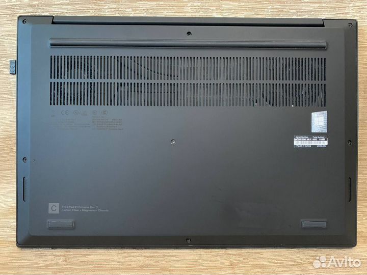 Lenovo ThinkPad X1 Extreme G3 i9/32/1TB с дефектом