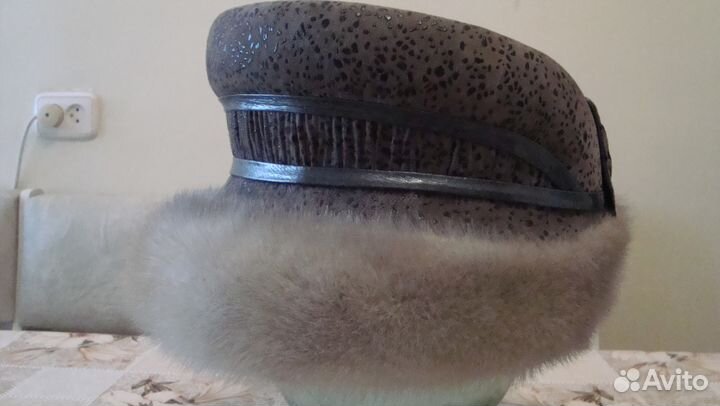 Женская шапка