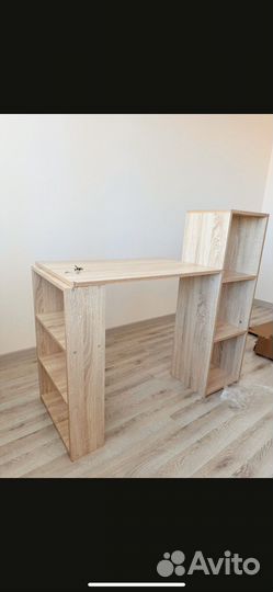 Письменный стол