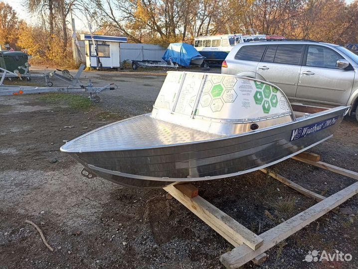 WyatBoat 390 PRO