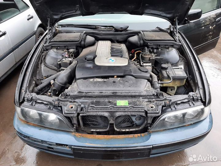 Панель передняя (телевизор) для BMW 5-Series (E39)