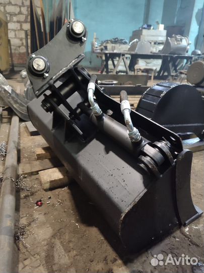 Планировочный поворотный ковш на экскаватор