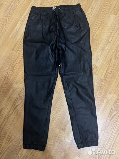 Брюки кожаные pull&bear