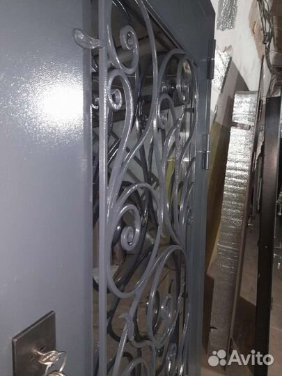 Дверь входная металлическая