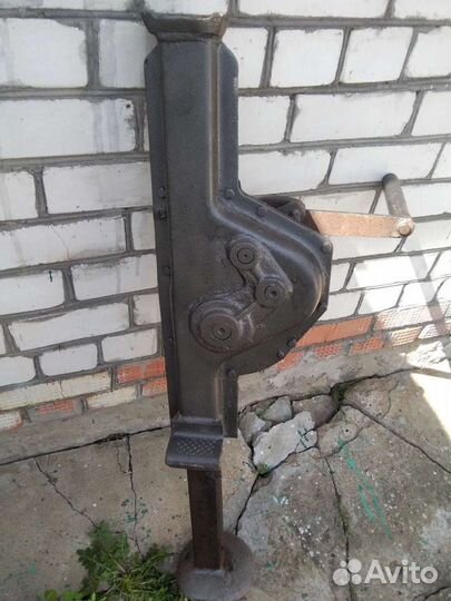 Домкрат реечный железнодорожный