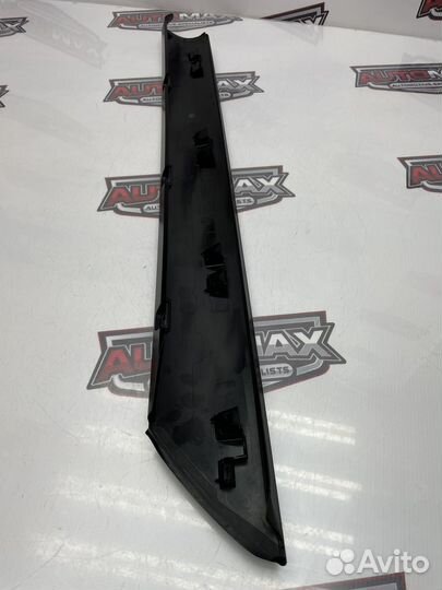 Накладка передней левой стойки Skoda Yeti 2011