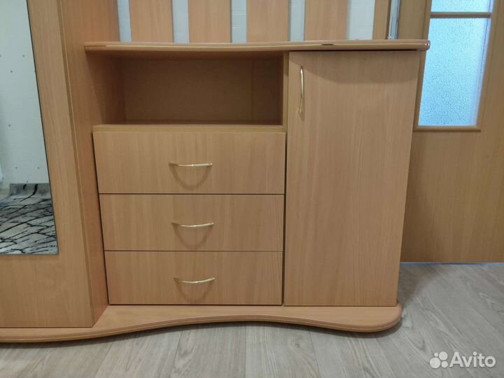 Шкаф в прихожую