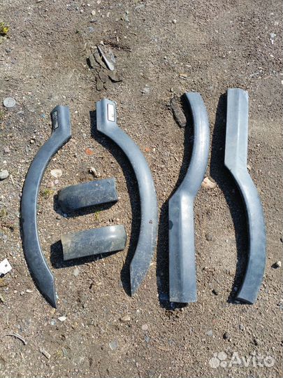 Молдинги крыла Opel Zafira A