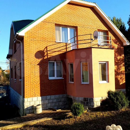 Коттедж 279 м² на участке 10 сот.