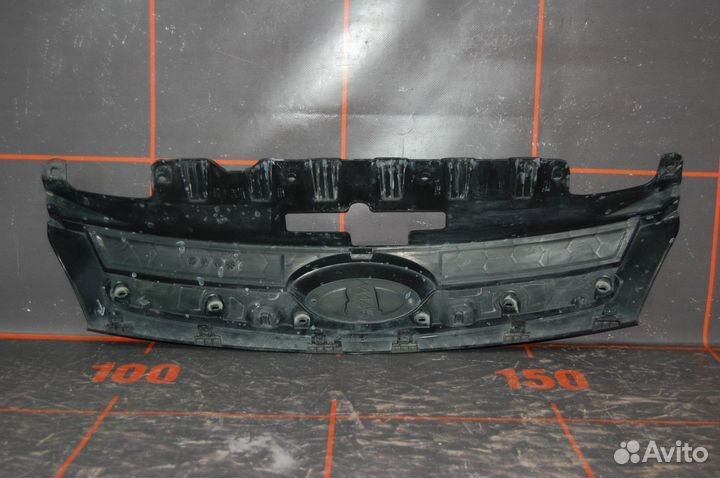 Решетка радиатора центральная - LADA Kalina 2