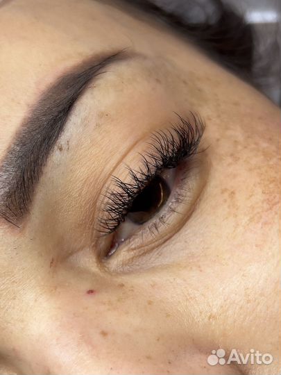 Наращивание ресниц видное