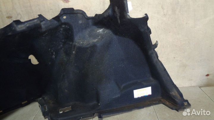 Обшивка багажника Lexus IS (XE30)