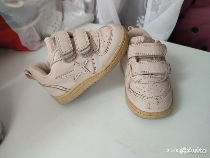 Кроссовки для девочки