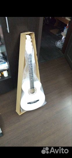 Вестерн-гитара Belucci