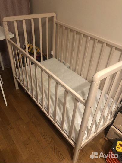 Детская кроватка