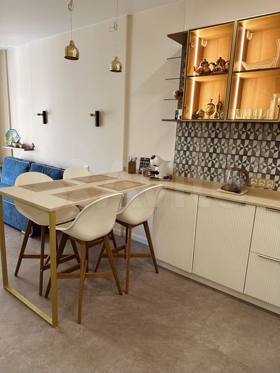 2-к. квартира, 40 м², 1/6 эт.