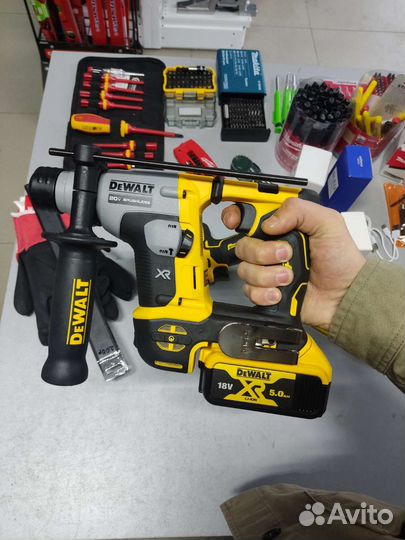 Перфоратор Dewalt DCH172