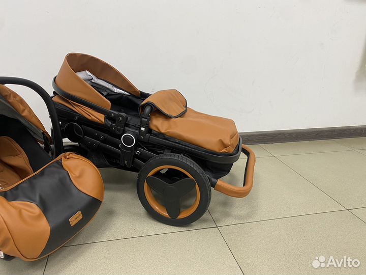 Новая Коляска 3в1 эко кожа в наличии