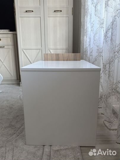 Столик журнальный ангстрем