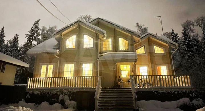 Дом 220 м² на участке 10 сот.