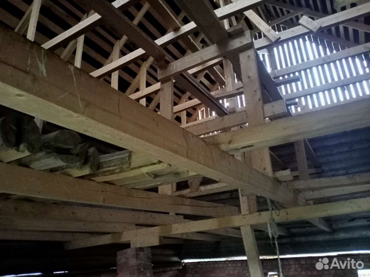 Сруб дома из бревна 8 на 9 м