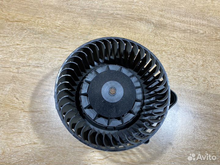 Моторчик печки Audi A4 B6 151001