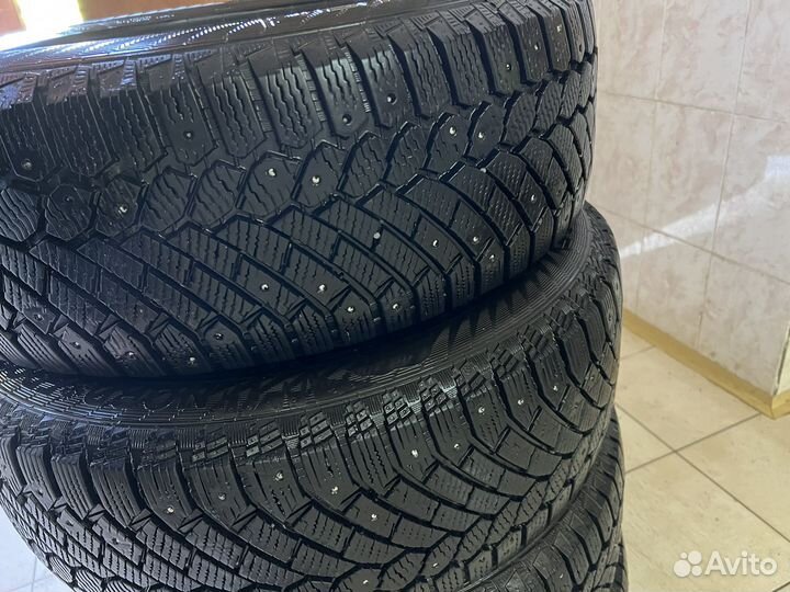 Gislaved Nord Frost 200 SUV 225/60 R17 103T