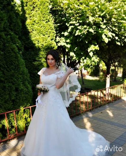 Свадебное платье