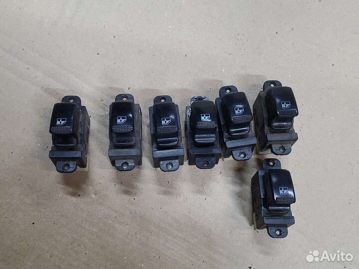 Кнопка стеклоподъемника Hyundai Sonata Elantra XD